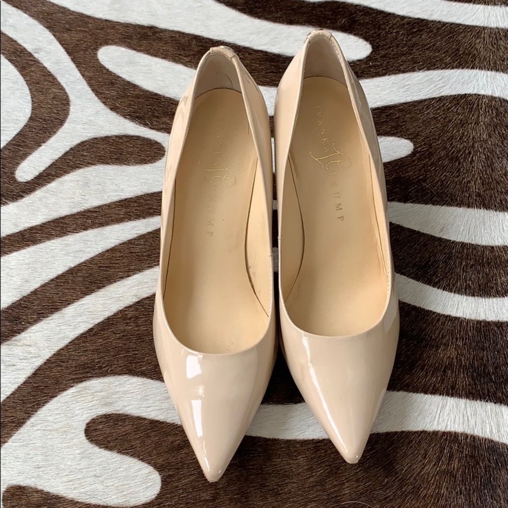 Ivanka Trump Nude patent leather heel